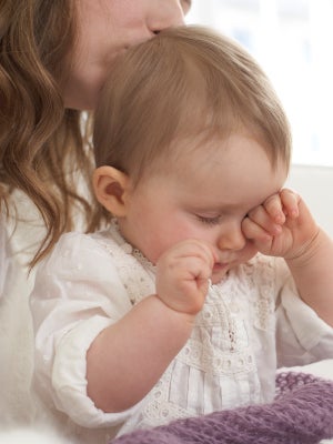 Baby med rinnande nBarnet kan inte sova: Trött babyäsa